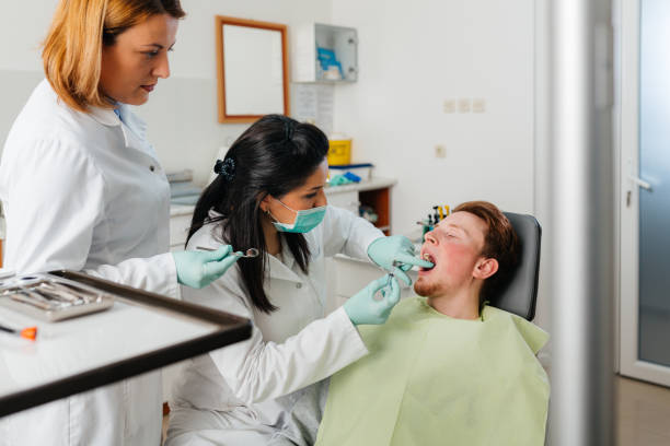 Best Broken or Cracked Tooth Emergency Dentist in Rion Center, MA